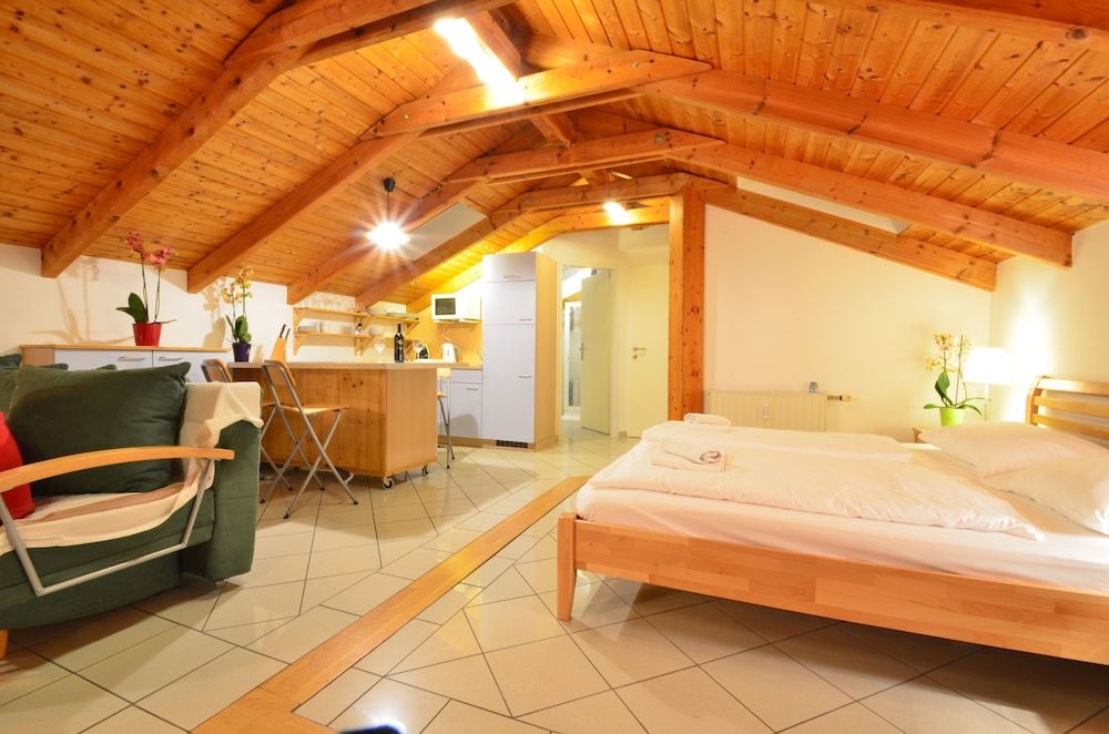 AJO Vienna Garden - Contactless Check-in Deluxe Studio Suite, Terrace, Garden View (50€ cleaning fee on top of the rate) 2