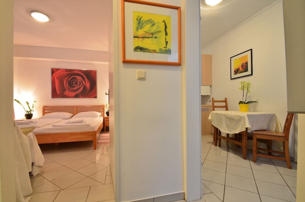 AJO Vienna Garden - Contactless Check-in Apartment, 1 Bedroom, Terrace, Garden View (50€ cleaning fee on top of the rate)