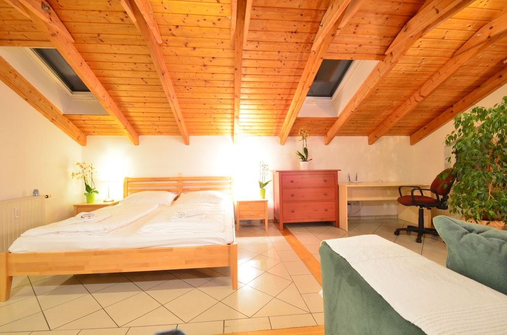 AJO Vienna Garden - Contactless Check-in Deluxe Studio Suite, Terrace, Garden View (50€ cleaning fee on top of the rate) 3