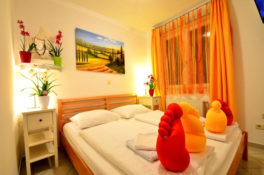 AJO Vienna Garden - Contactless Check-in Apartment, 1 Bedroom, Terrace, Garden View (50€ cleaning fee on top of the rate) 6