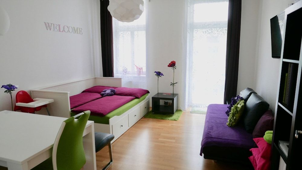 GoVienna Modern Apartment Comfort Apartment, 1 Bedroom, Balcony, Courtyard Area 12