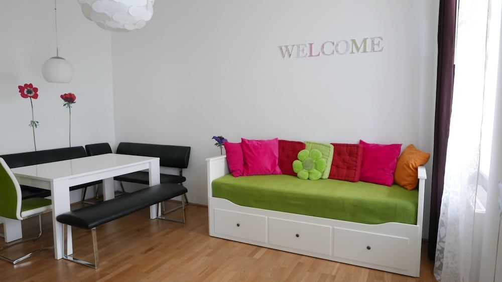 GoVienna Modern Apartment Comfort Apartment, 1 Bedroom, Balcony, Courtyard Area 11