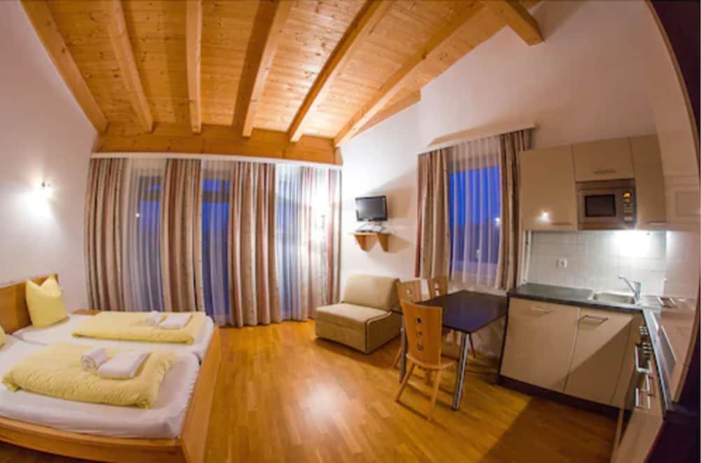 Apartment, 2 Bedrooms, Balcony (7 Personen incl. Summer Card)
