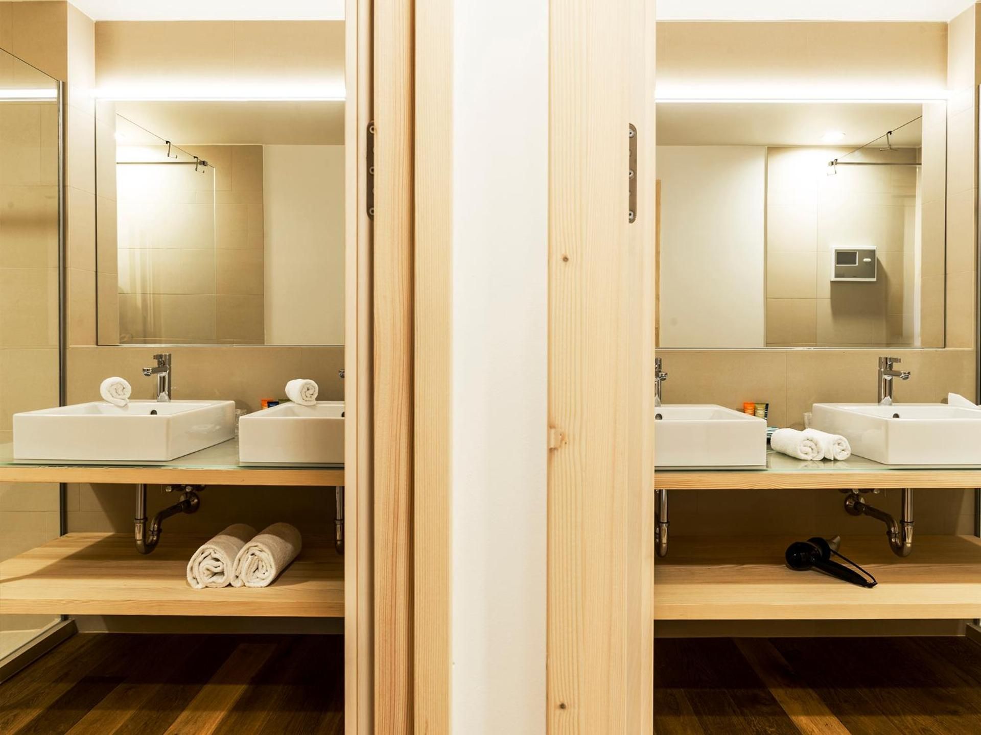 Superior Three-Bedroom Apartment with Sauna