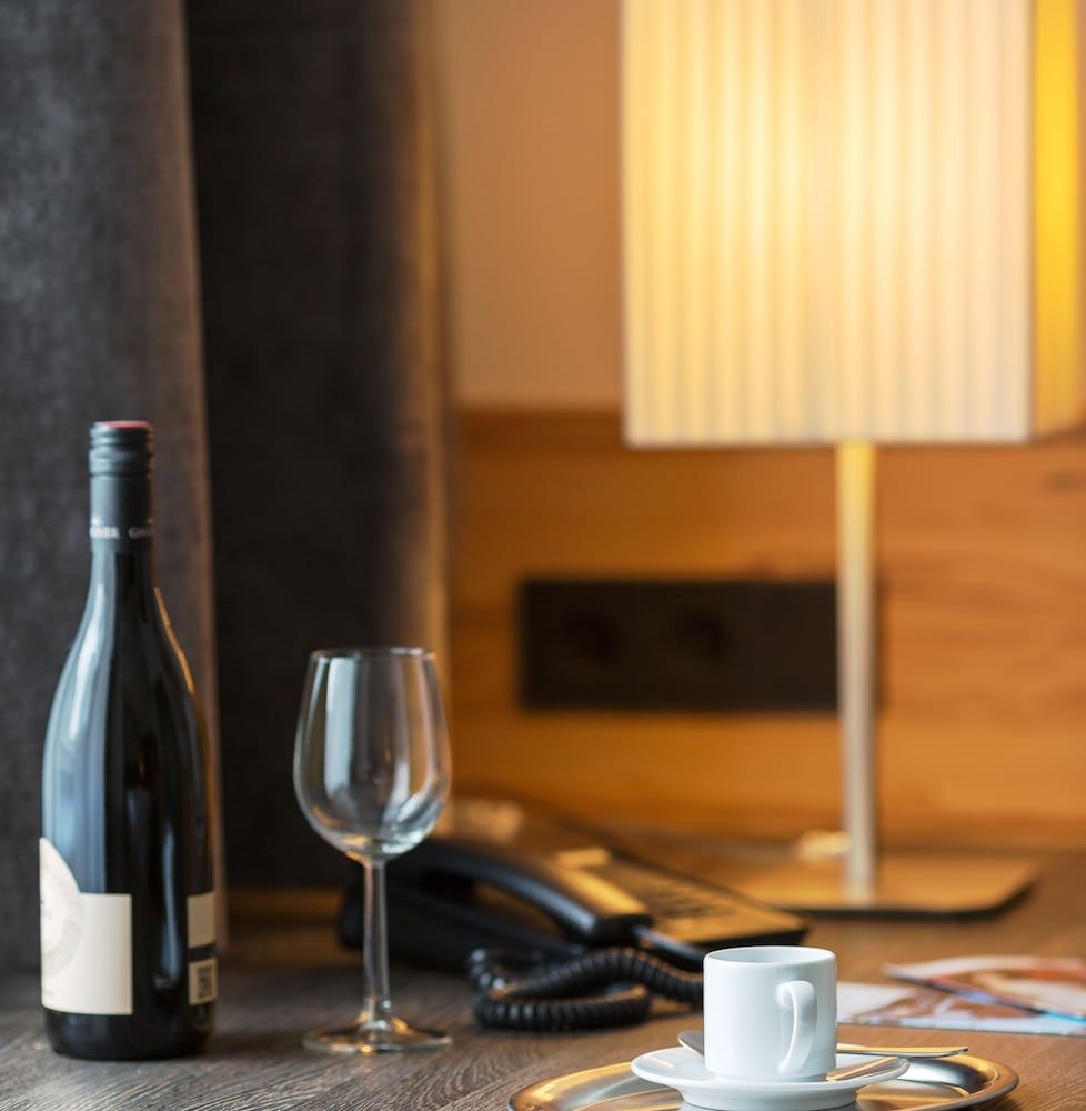 undefined Lucia Hotel 4