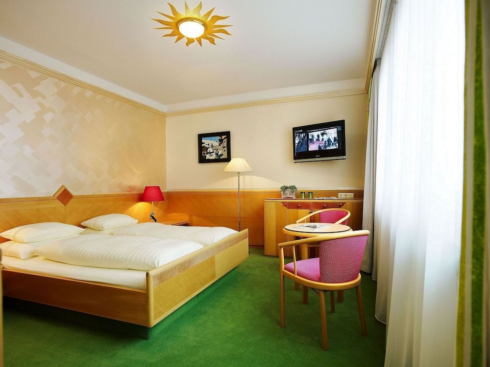 Hotel Schrofenstein Superior Double Room 2