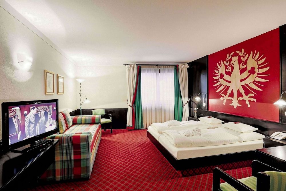 Hotel Schrofenstein Superior Double Room 3