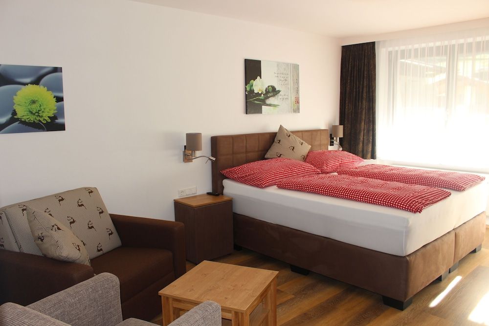 Comfort Studio, 1 King Bed with Sofa bed, Mountain View, Mountainside