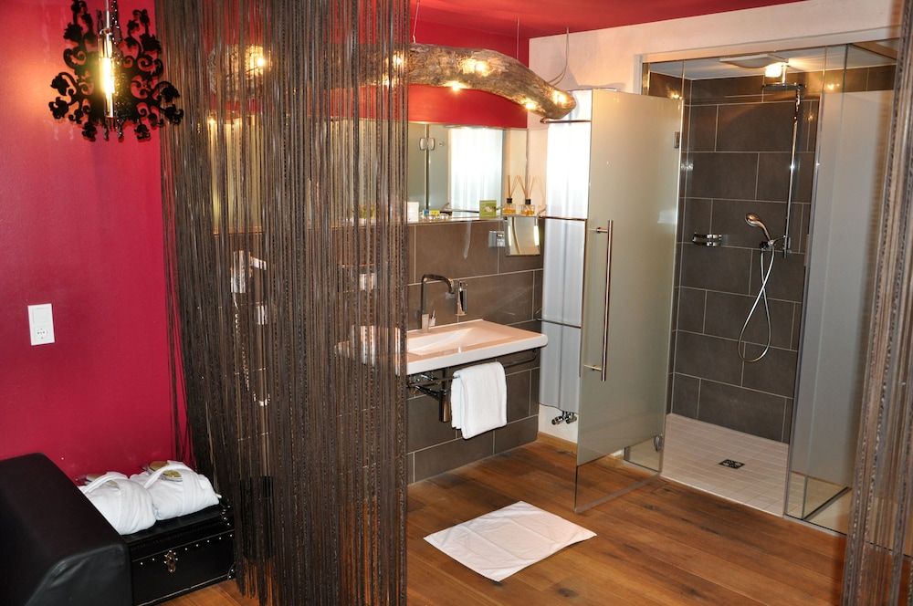 Signature Studio, 1 Double Bed, Courtyard View