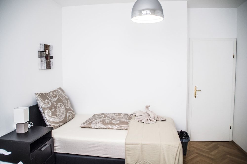 Urban Flats Vienna City Center Comfort Penthouse, 3 Bedrooms, Terrace (Getreidemarkt)