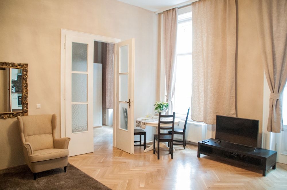 Urban Flats Vienna City Center Apartment, 1 Bedroom, Balcony (Gonzagagasse) 10