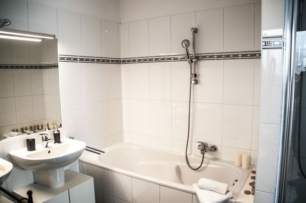 Urban Flats Vienna City Center Comfort Penthouse, 3 Bedrooms, Terrace (Getreidemarkt) 5