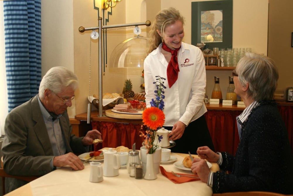 undefined Hotel am Schottenpoint 8