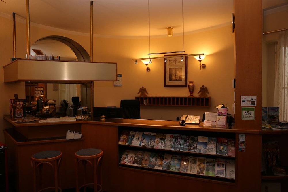 undefined Hotel am Schottenpoint 3