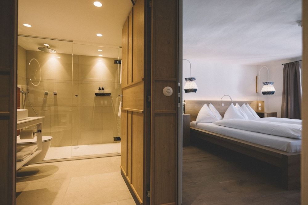 Arthotel Blaue Gans Double Room (small) 9