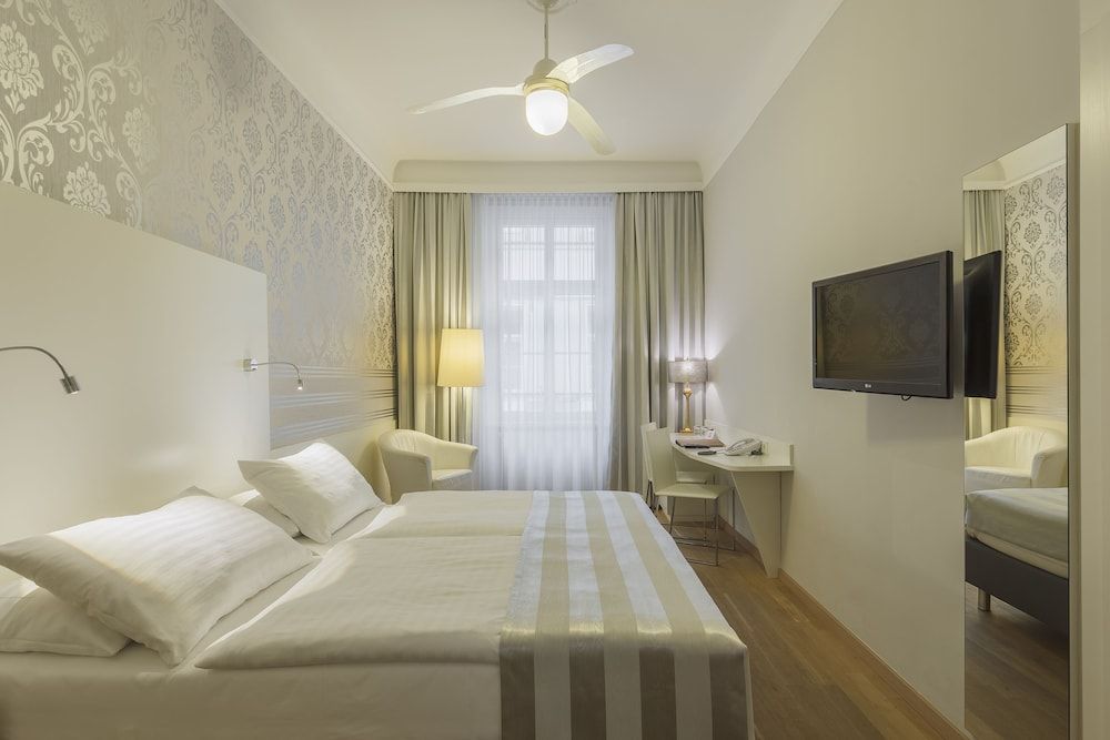 undefined Hotel Wandl 5