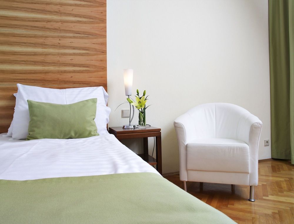 undefined Hotel Wandl 4