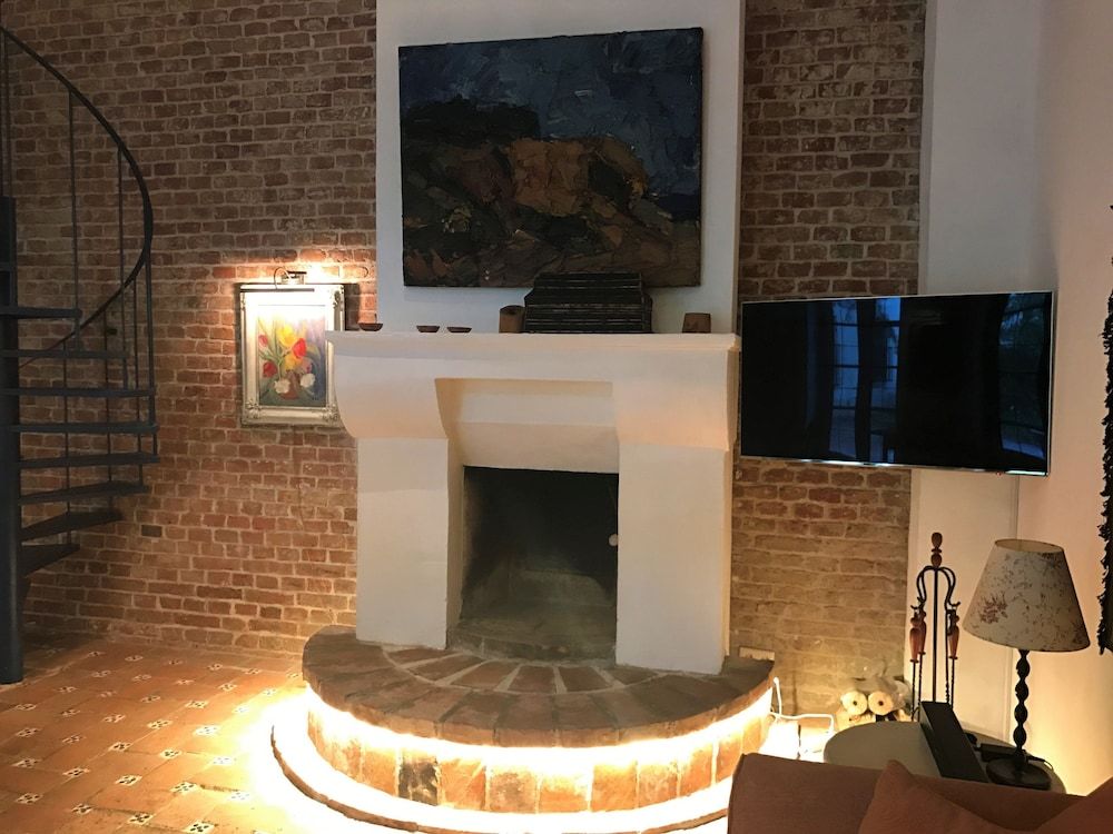 counts 65 Exclusive Duplex, 1 Bedroom, Fireplace, Garden Area 7