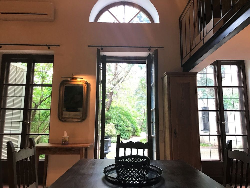 counts 65 Exclusive Duplex, 1 Bedroom, Fireplace, Garden Area 3