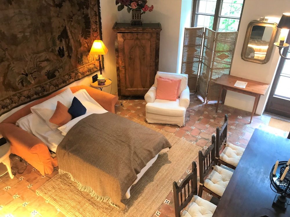 counts 65 Exclusive Duplex, 1 Bedroom, Fireplace, Garden Area