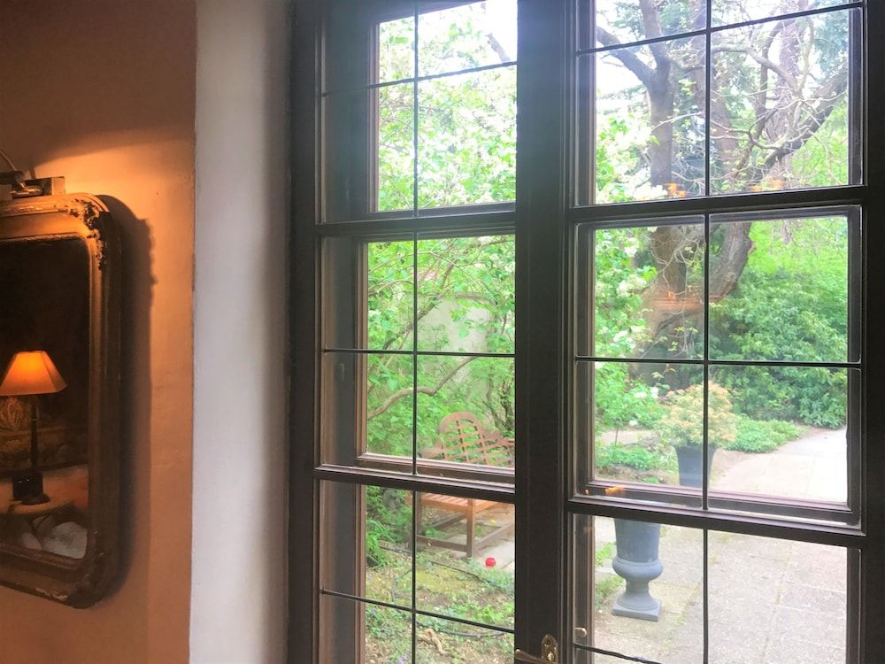 counts 65 Exclusive Duplex, 1 Bedroom, Fireplace, Garden Area 9