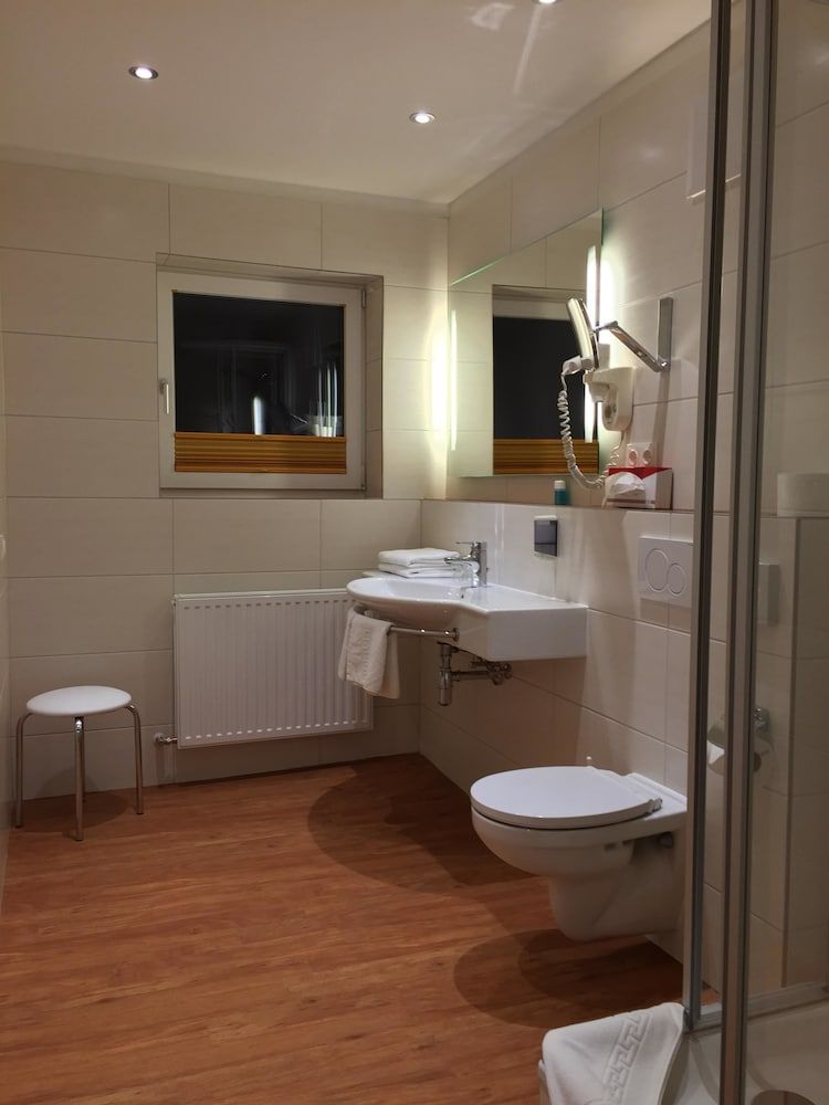 Austria Classic Heiligkreuz Superior Double or Twin Room, Mountain View 7