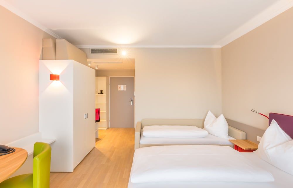 Thermenhotel All In Red Family Room 2