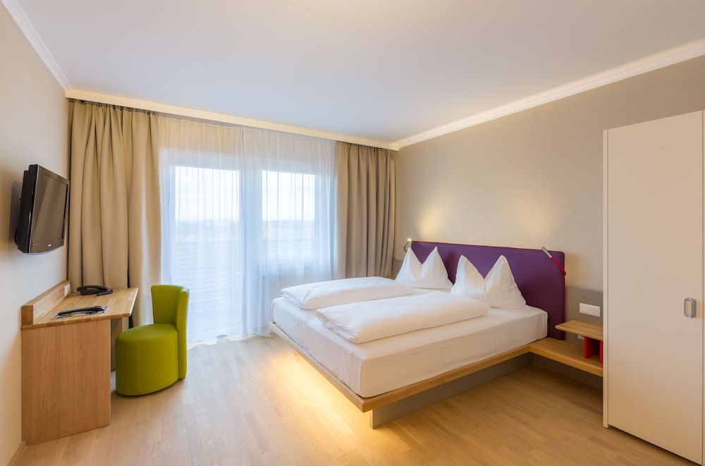 Thermenhotel All In Red Double Room, 1 King Bed 4