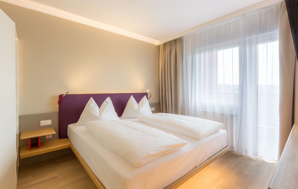 Thermenhotel All In Red Double Room, 1 King Bed 3