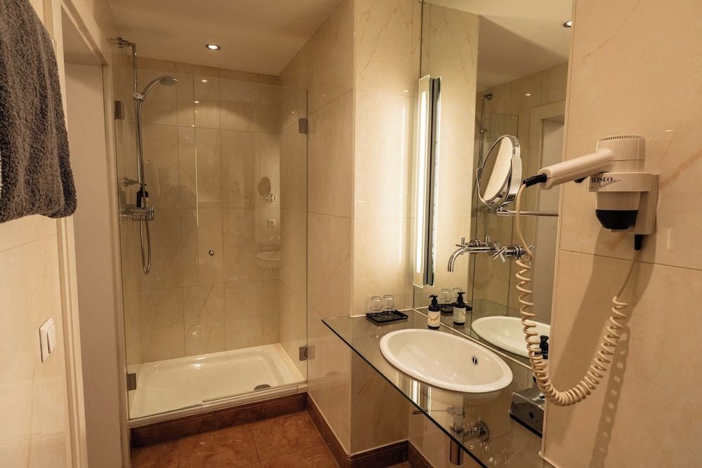 Goldener Engl Double or Twin Room 12