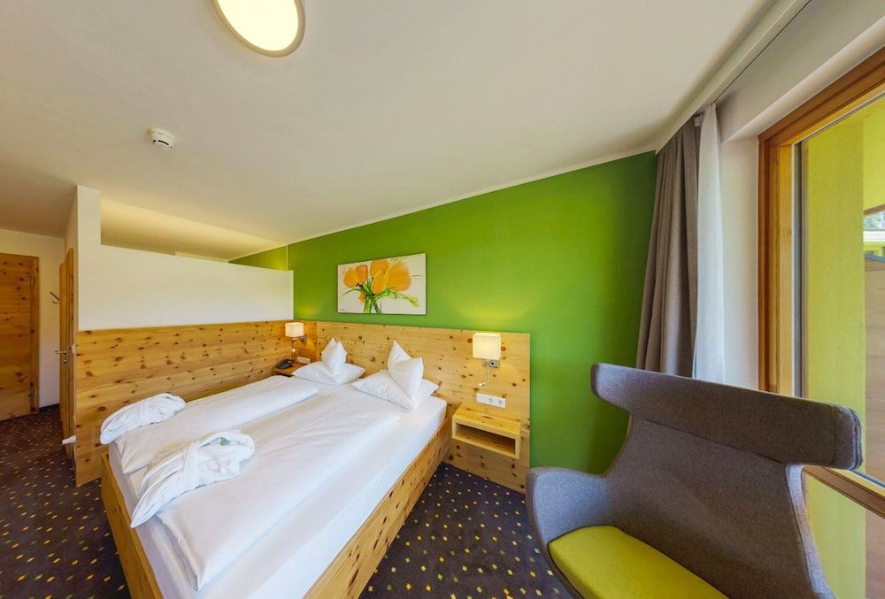 DAS SIEBEN ****s - Adults Only Standard Double Room, Balcony, Mountain View 3