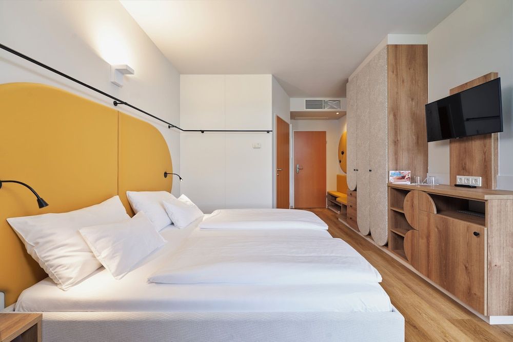 H2O Hotel-Therme-Resort Family Room, 2 Bedrooms 4