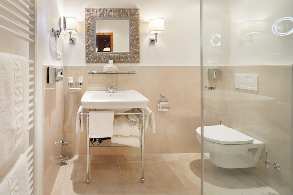 Landsitz Römerhof - Hotel Apartments Premium Apartment, 1 Bedroom, Balcony, Mountain View 3