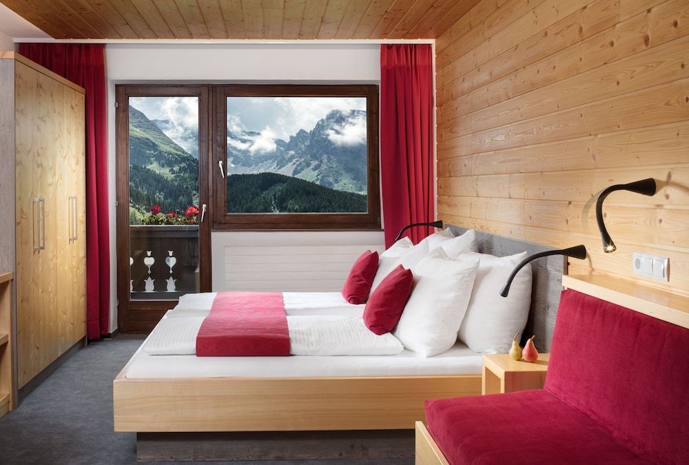 Hotel Höhlenstein Deluxe Double Room, Balcony, Mountain View 2