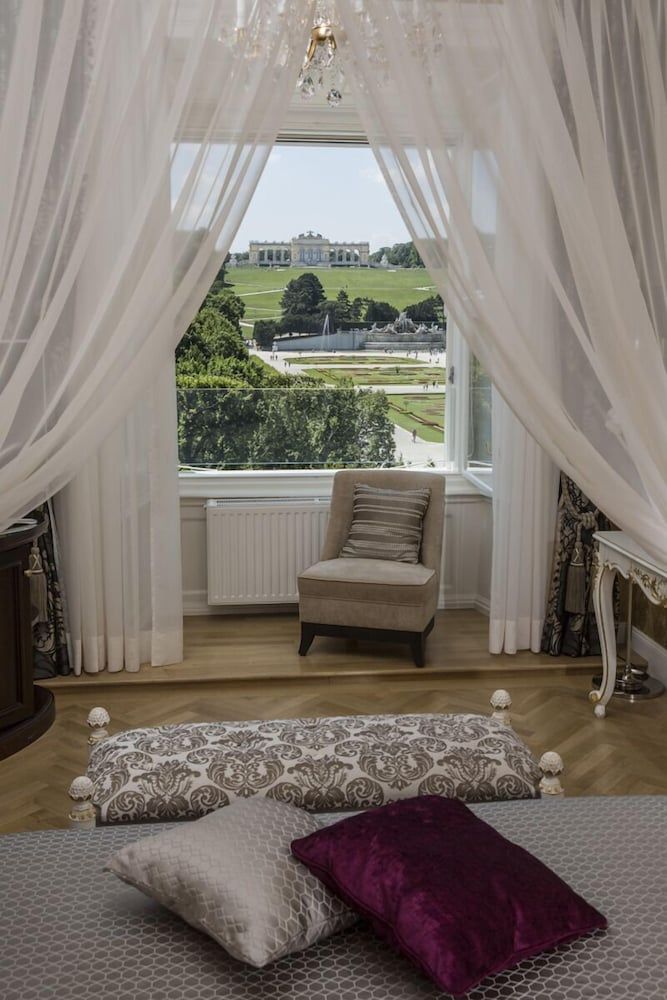 Schloß Schönbrunn Grand Suite Grand Suite, 2 Bedrooms, Kitchen, Garden Area 12