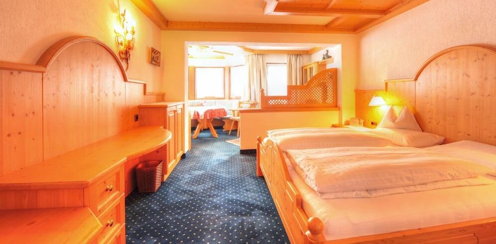 Die Seefelderin - Boutiquehotel St. Georg Standard Double Room, Balcony (Living Area) 2