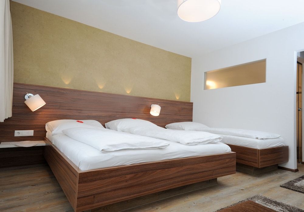 Hotel Restaurant Wallner Triple Room 2