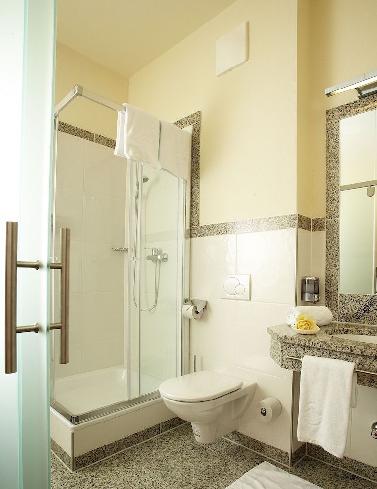 Villa Ceconi by Das Grüne Hotel zur Post Triple Room 5