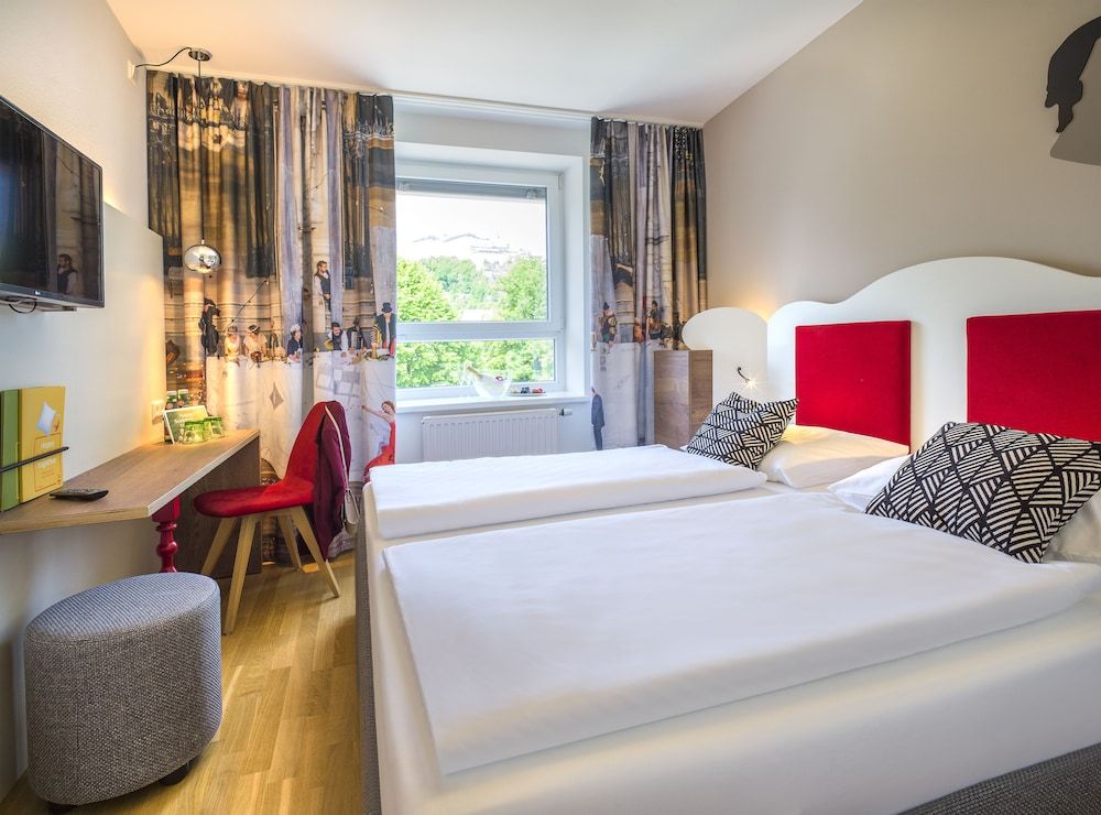 JUFA Hotel Salzburg Double Room 3