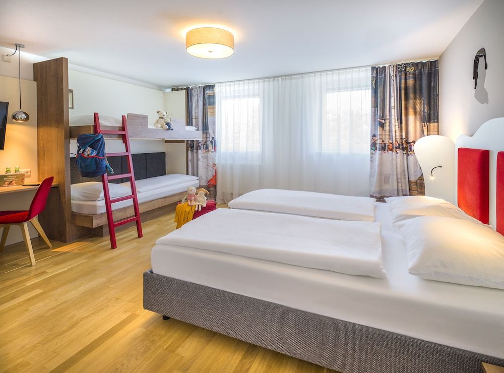 Room, 4 Bedrooms