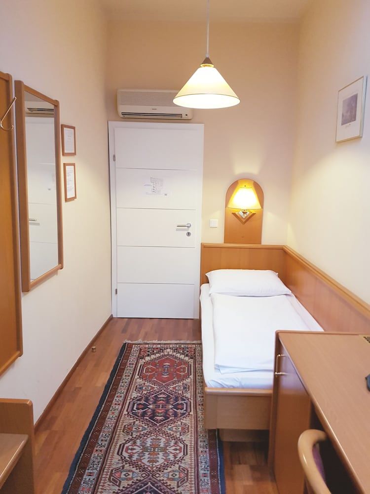 undefined Hotel Haydn 9