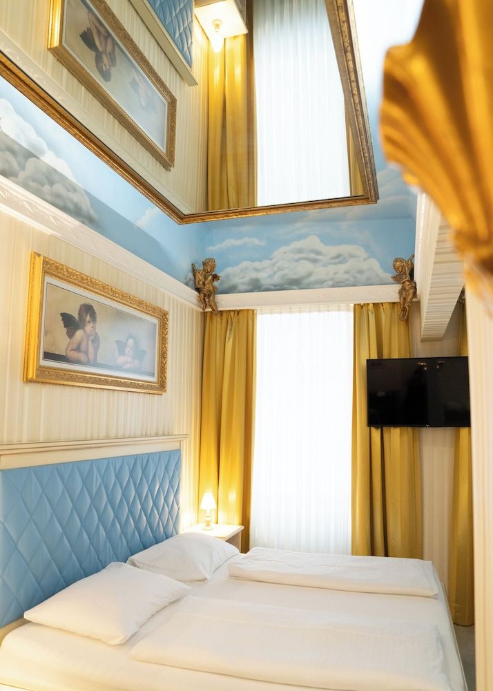Hotel Urania Romantic Suite 26