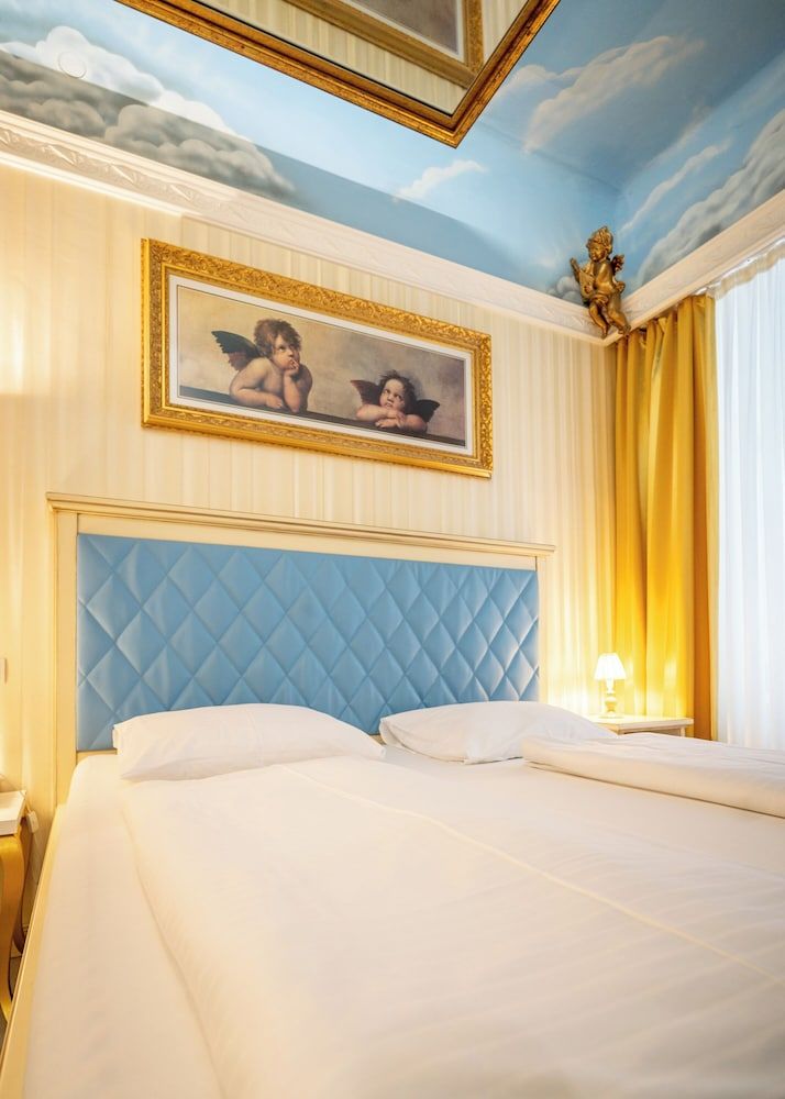 Hotel Urania Romantic Suite 18