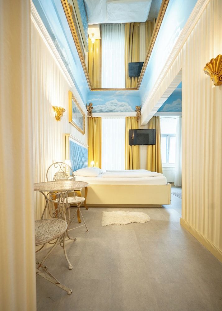 Hotel Urania Romantic Suite 44