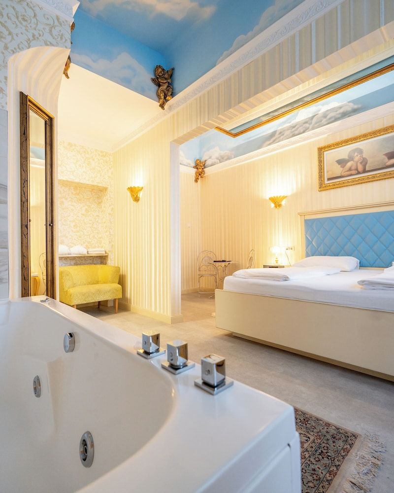 Hotel Urania Romantic Suite 32