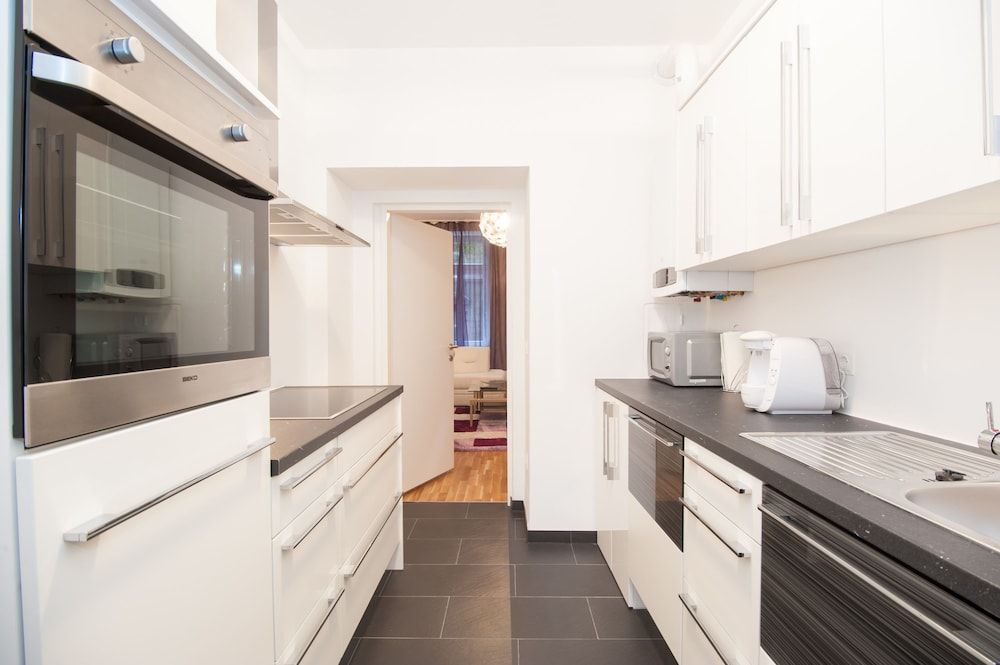 Royal Resort Apartments Puchsbaumgasse Superior Apartment, 1 Bedroom, Kitchen (1003) 6