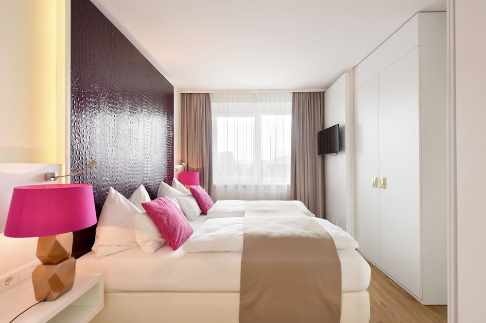 Suite (Plus)