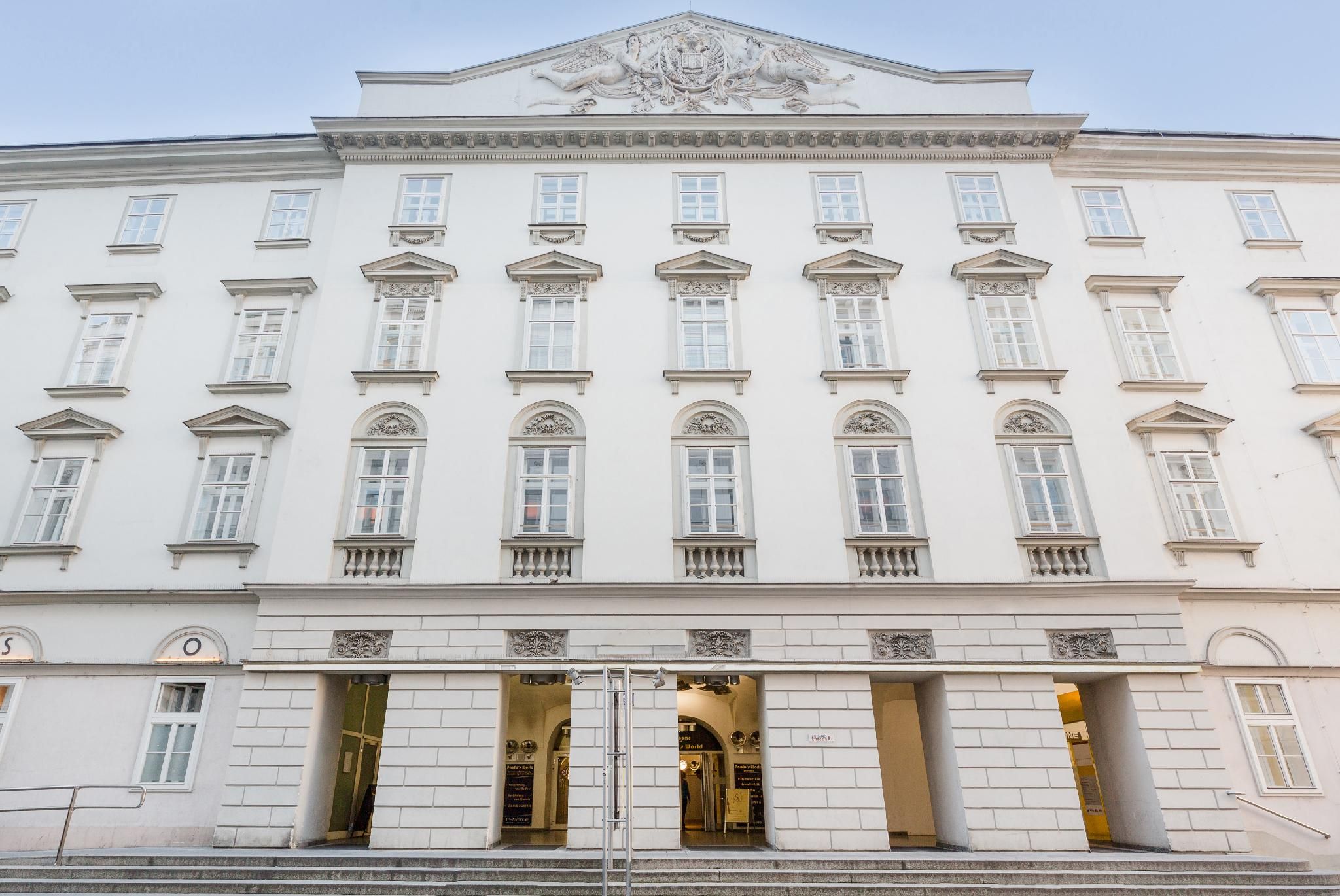 undefined Ruby Lissi Hotel Vienna