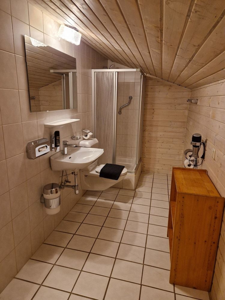 Pension Bärenwirt Double Room, Balcony (No.34) 3