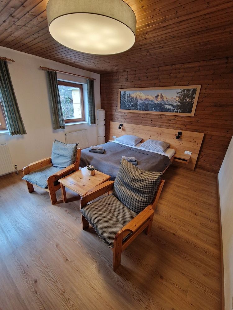 Pension Bärenwirt Double Room, Balcony (No.25) 4